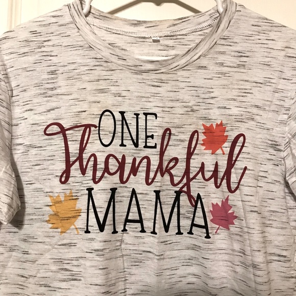 Beautiful One thankful Mama t-shirts in size large - Picture 1 of 5